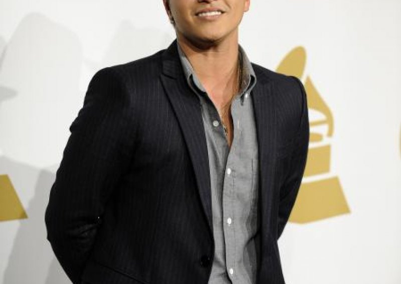 Bruno Mars odgodio premijeru spota pjesme iz 'Praskozorja'