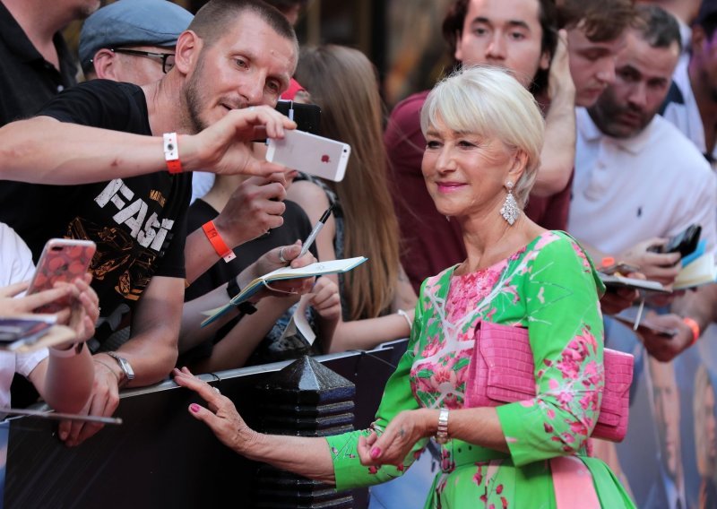 Helen Mirren o fotografiji zbog koje je mogla zgrnuti bogatstvo: 'Ne izgledam tako, samo sam pozirala suprugu'