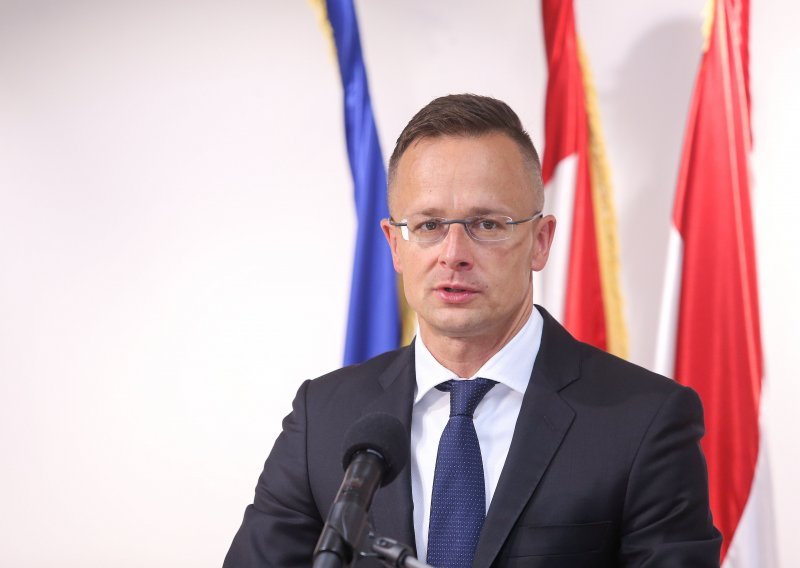 Mađarski ministar vanjskih poslova oduševljen Johnsonom: On je izvrstan političar!