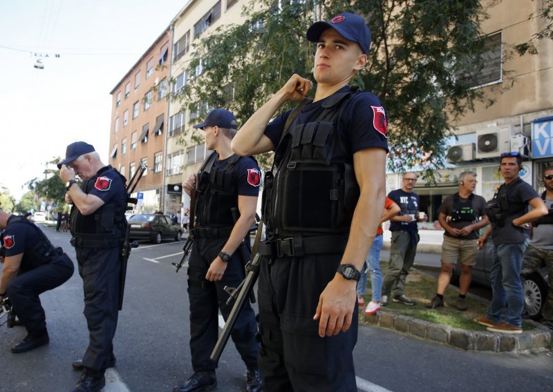 Duge cijevi u centru Zagreba: Bez panike, snima se poznata akcijska serija