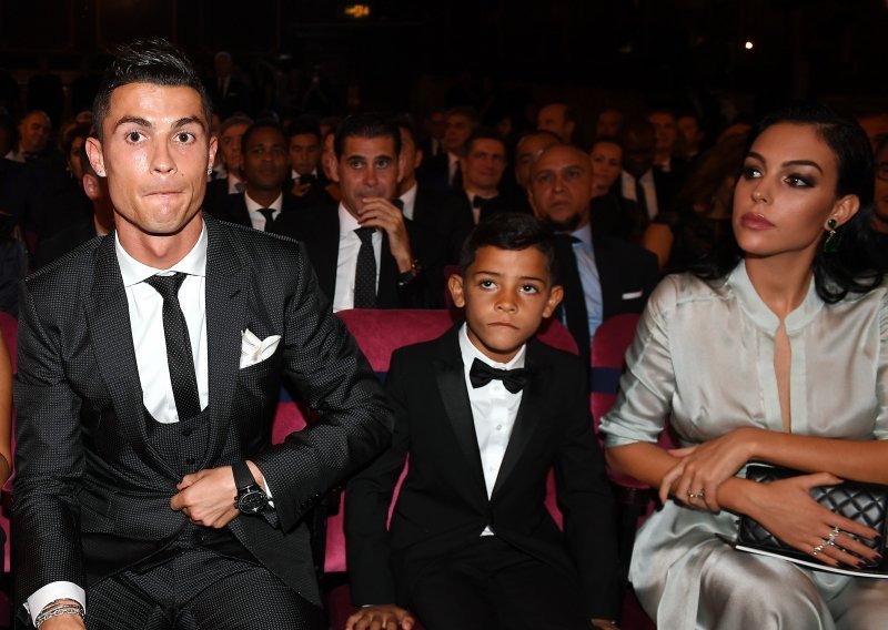 [VIDEO] Cristiano Ronaldo u suzama: Emocije nije mogao sakriti ni pred televizijskim kamerama