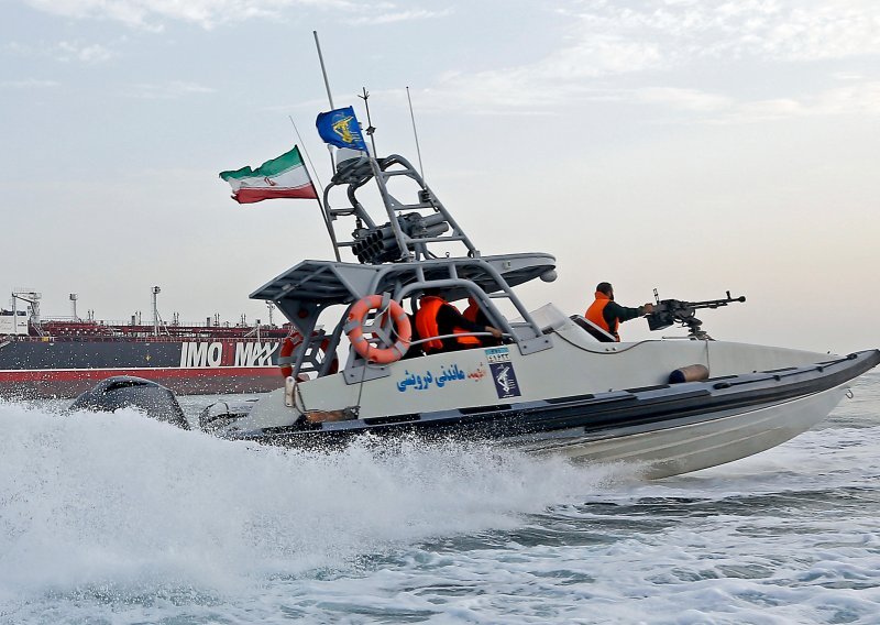 Krenulo je: Iran zaplijenio tanker u Perzijskom zaljevu zbog navodnog švercanja nafte