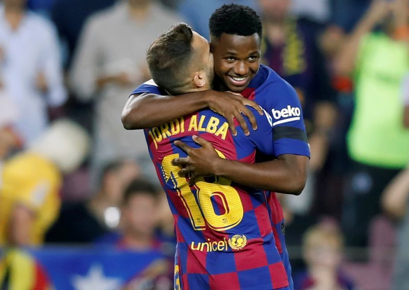 Barcelonin tinejdžer ima priliku ispisati povijest kluba, ali i Lige prvaka; ključni potez odigrali Leo Messi i njegov brat