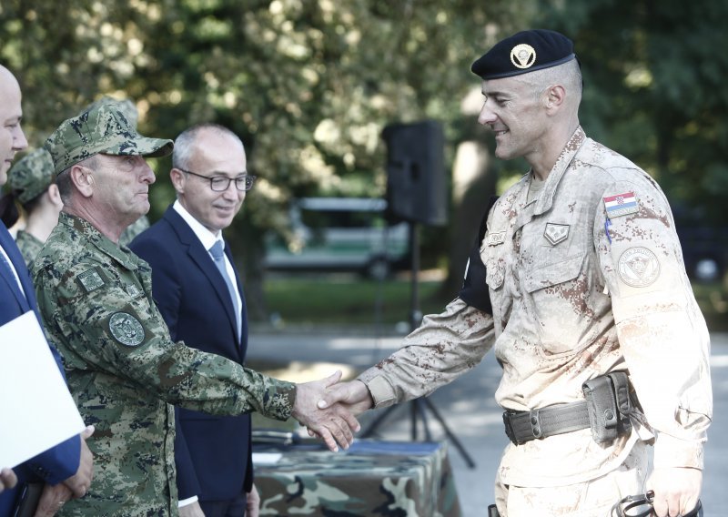 Na Plesu svečano dočekani vojnici iz misije 'Odlučna potpora' u Afganistanu