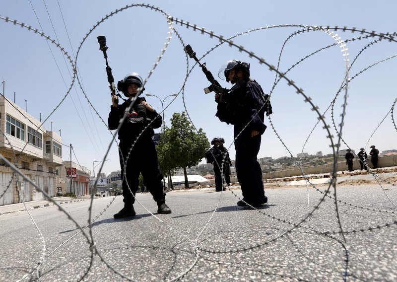 Izraelski vojnici ubili Palestinku, kažu da ih je pokušala napasti nožem