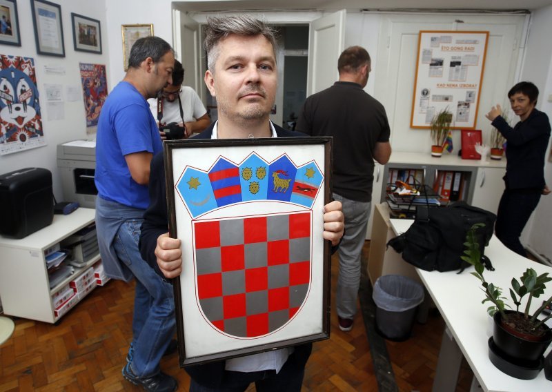 Milan Bandić objavio predsjedničku kandidaturu sa sloganom: 'Korupcija svima, a ne samo njima'