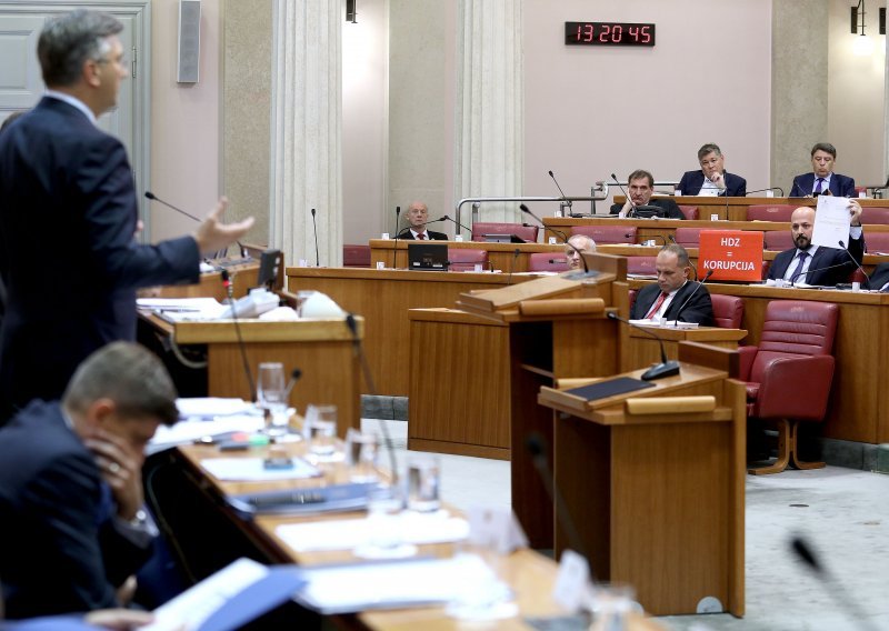 Mlak aktualac: SDP jahao po korupciji, Plenković im uzvratio kako 'pjevaju svoju pjesmicu'