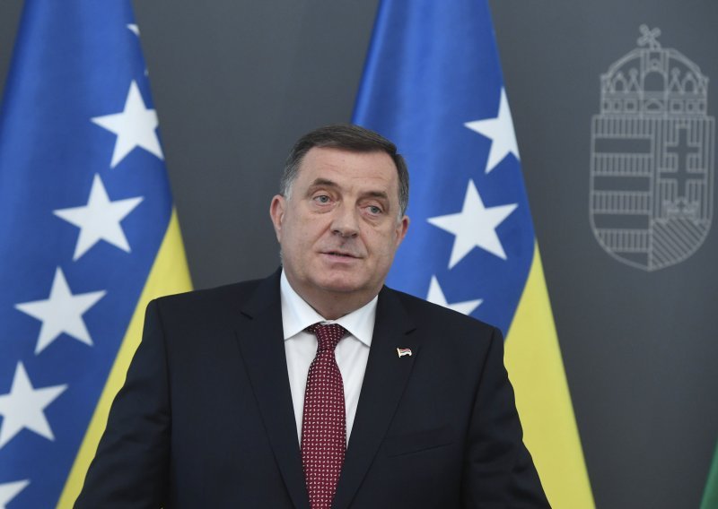 Dodik nazvao Komšića 'blebetalom', Komšić mu poručio 'da ne traži belaj'