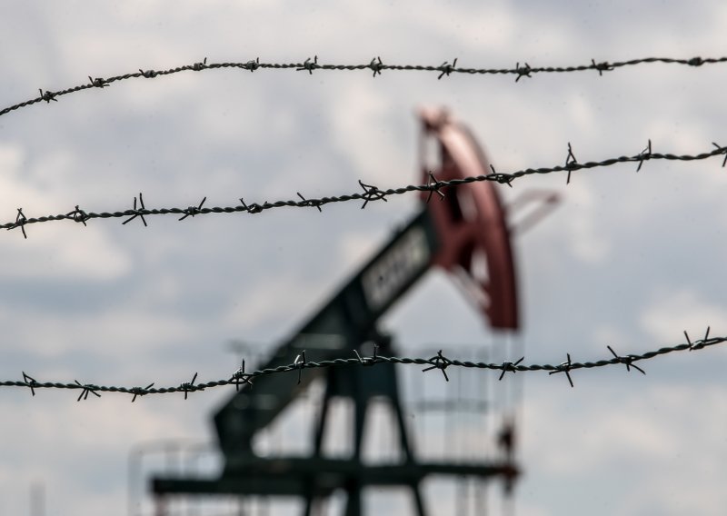 Cijene nafte blago porasle drugi tjedan zaredom