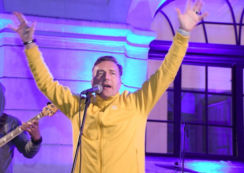 Dobro raspoloženi Šajeta održao koncert na 5. Fra Ma Fu festivala