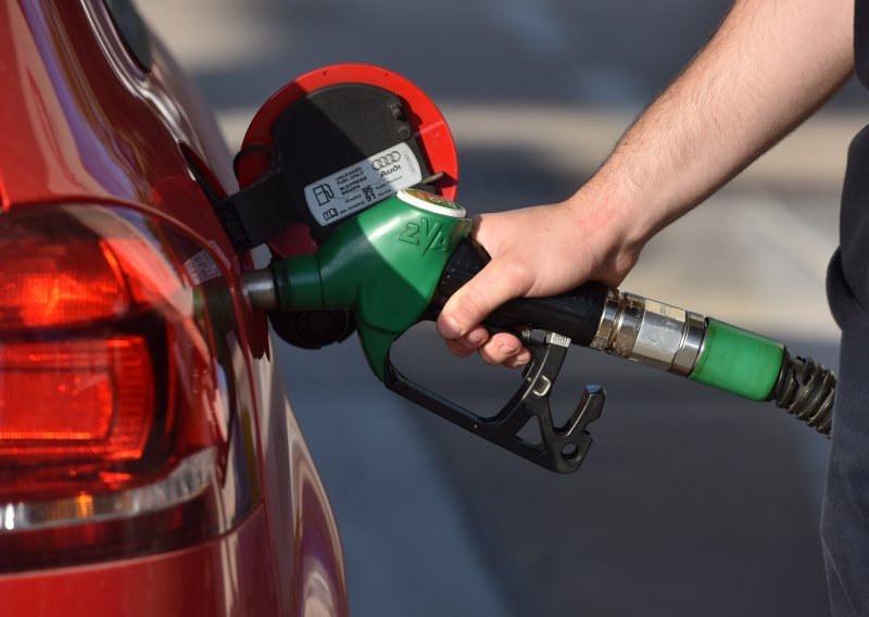 Dobre vijesti za vozače: Ovo su nove cijene goriva