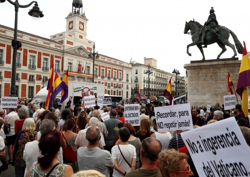 Španjolski vrhovni sud odobrio premještanje posmrtnih ostataka diktatora Franca