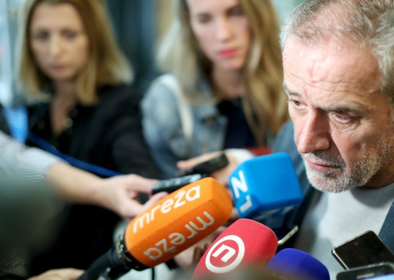Vladajuća koalicija na sastanku u 'Baltazaru', Bandić najavio naplaćivanje razgovora