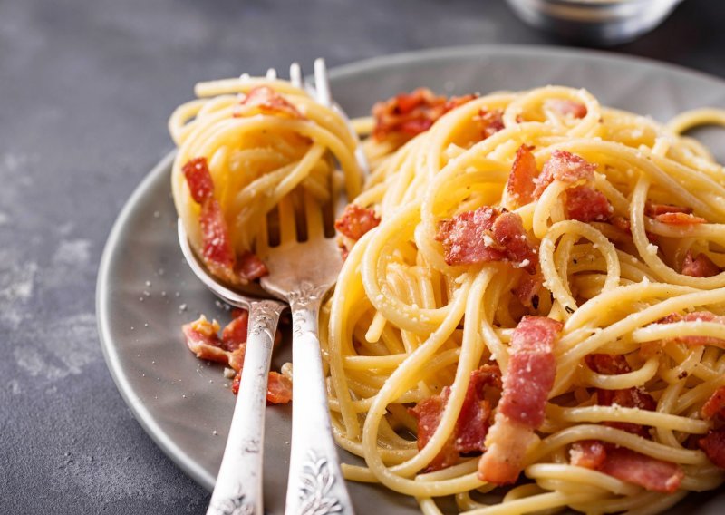 Špageti carbonara lako mogu postati tjestenina s kajganom ako ne pazite na ove detalje