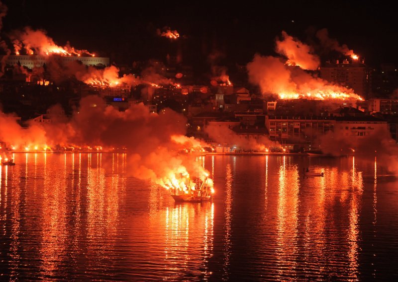 Šibenik okupan bakljama, Funcuti slave 30 godina