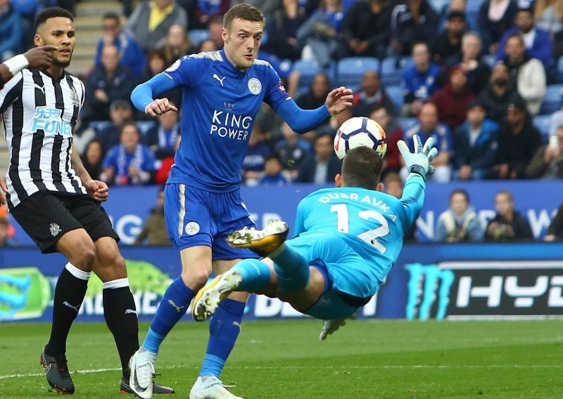 'Lisice' rasturile 'svrake'; Leicester nije imao milosti, do vrha je napunio mrežu Newcastlea