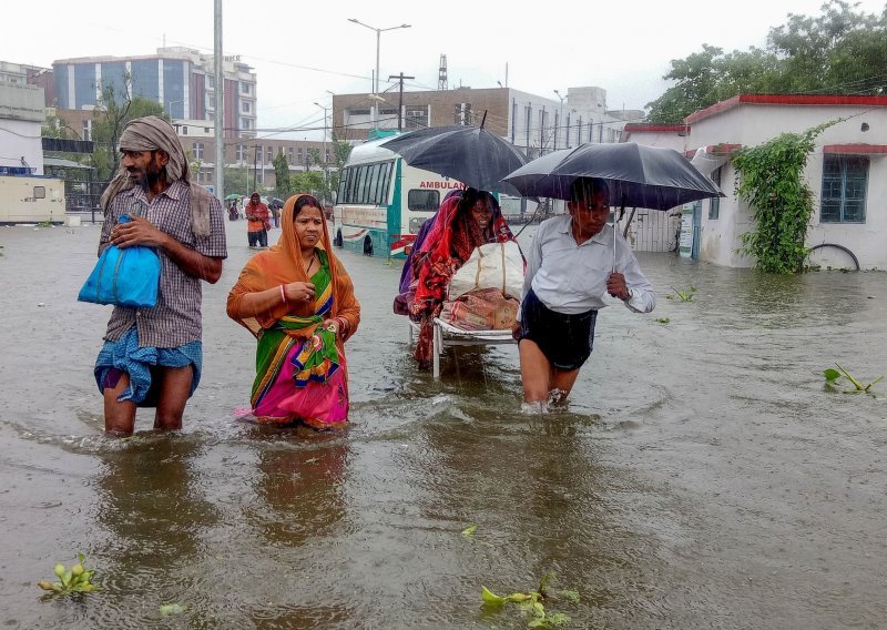 U monsunskim kišama u Indiji najmanje 113 poginulih