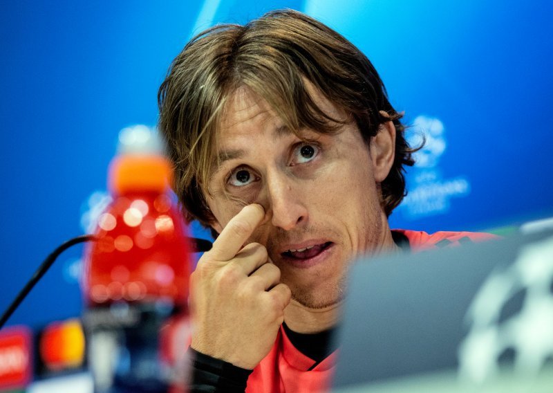 Luka Modrić najavio autobiografiju: Sretan sam što ću podijeliti životnu priču sa svima vama