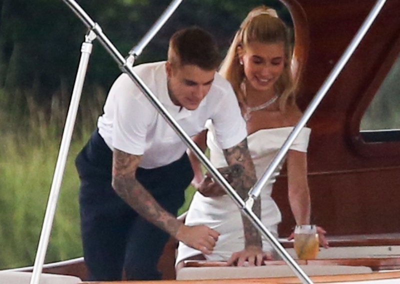 Fanovi su jedva dočekali: Evo kako je izgledalo uređenje vjenčanja Justina i Hailey Bieber