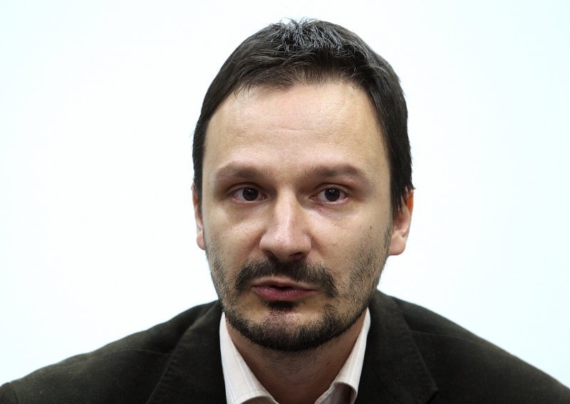 Stručnjak nakon povlačenja lijekova za žgaravicu: Nuspojave
se mogu potencijalno javiti ako je pacijent izložen dugo, i to u maksimalnim dozama