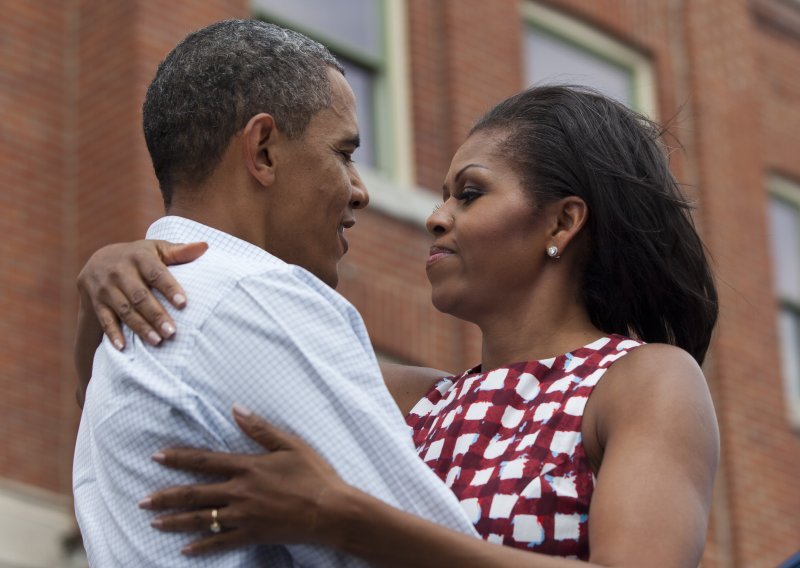 Dirljivom objavom i nikad viđenim fotografijama, Barack i Michelle Obama proslavili 27 godina braka