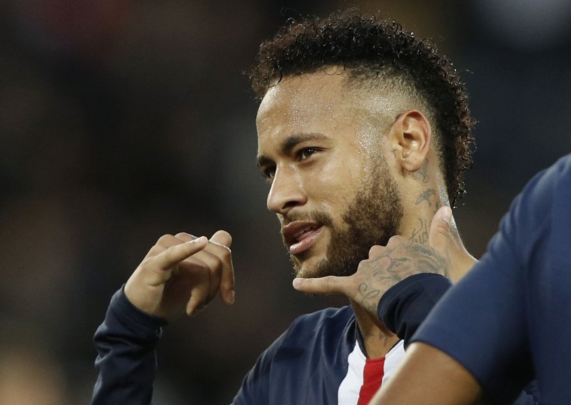 Neymar se ne zamara zvižducima PSG-ovih navijača; pogledajte ovu genijalnu asistenciju