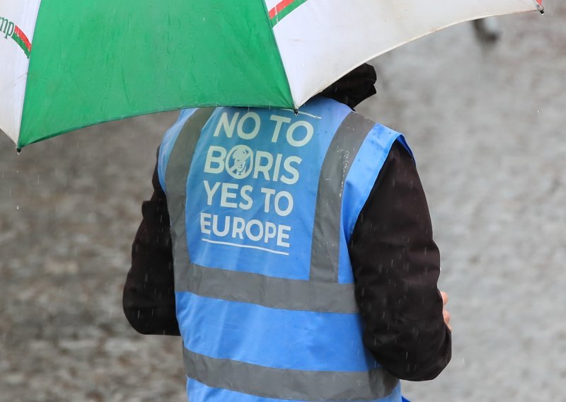 Pet mogućih scenarija oko Brexita