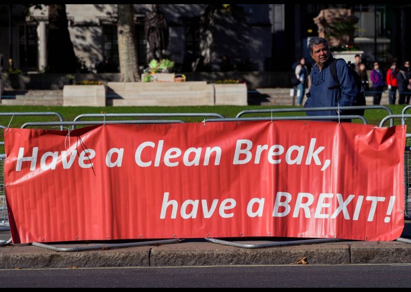 Britanski parlament zasjedat će u subotu 19. listopada sa ili bez sporazuma o Brexitu