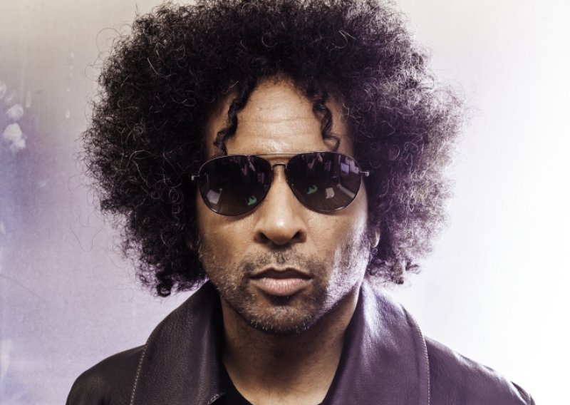 William DuVall ima novi singl - 'Smoke And Mirrors'