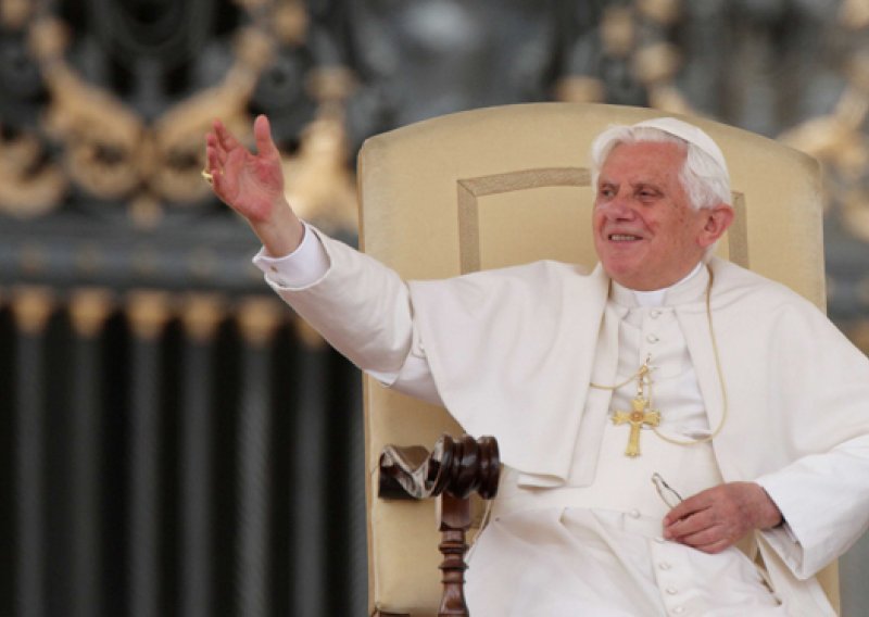 Papa suspendirao hrvatskog biskupa da bi Talijani dobili zemlju u Istri?