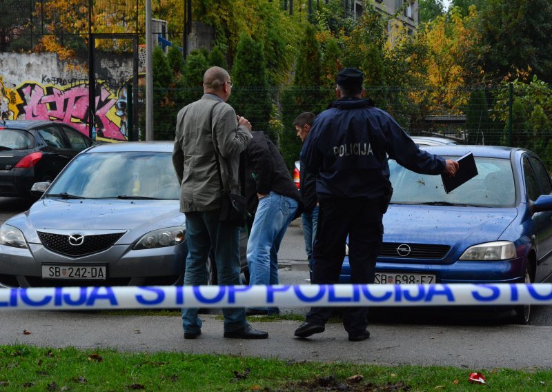 Pucnjava ispred kafića u Slavonskom Brodu, ozlijeđen muškarac