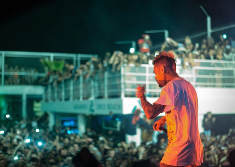 Orkanska bura s kišom pomrsila račune Fresh Islandu