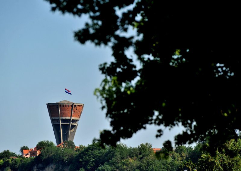 Uoči izbora stižu tri domoljubna zakona o Vukovaru, među njima je i novi blagdan