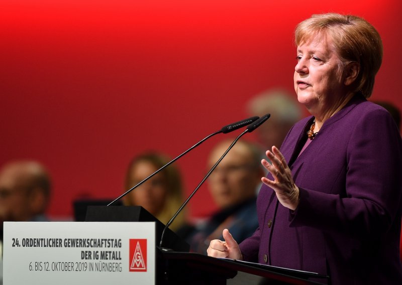 Merkel: Njemačka će se zajedno s članicama EU-a boriti za uređeni brexit