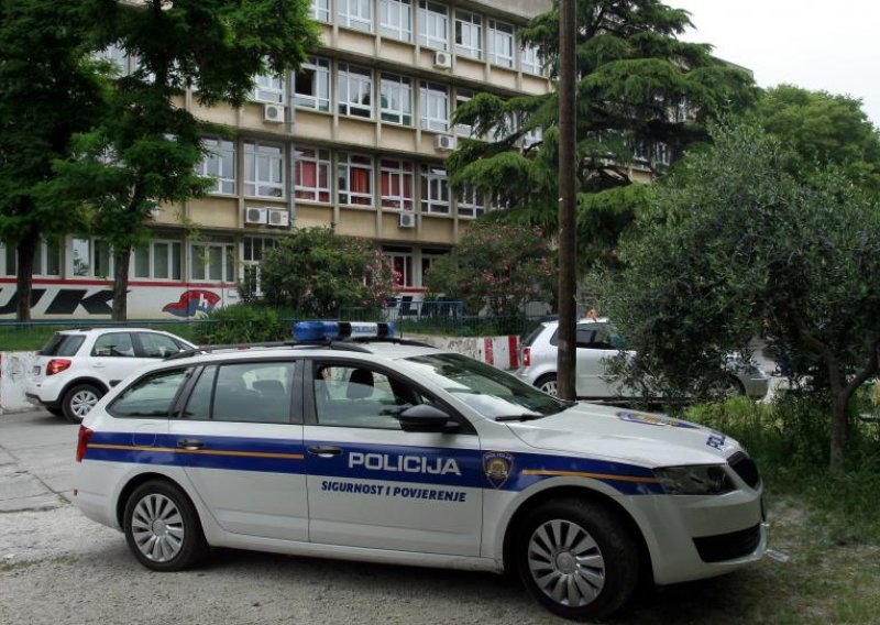 Pojačane policijske kontrole u blizini škola