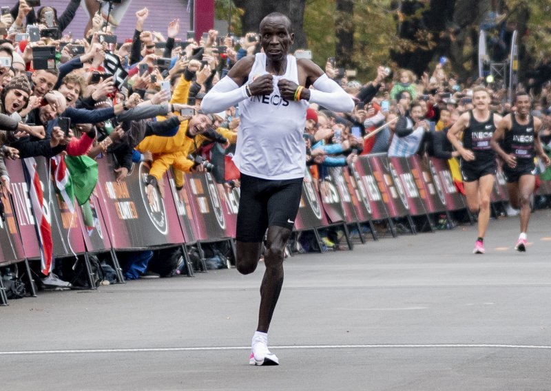 Nevjerojatni Eliud Kipchoge; prvi čovjek na svijetu koji je maraton istrčao ispod dva sata!