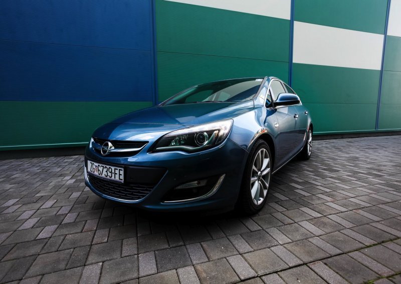 Opel Astra najprodavanije vozilo u prva tri mjeseca 2016.