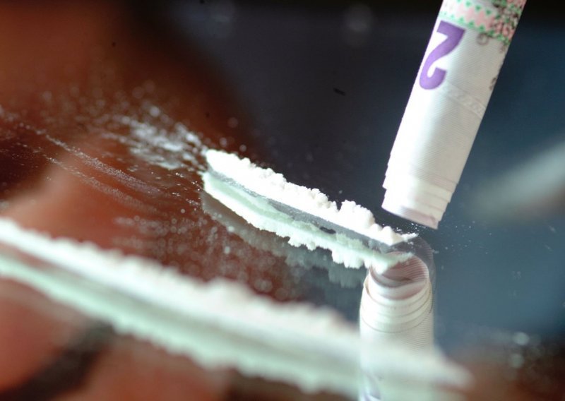 Britanska policija našla 14 kilograma kokaina među zaštitnim maskama