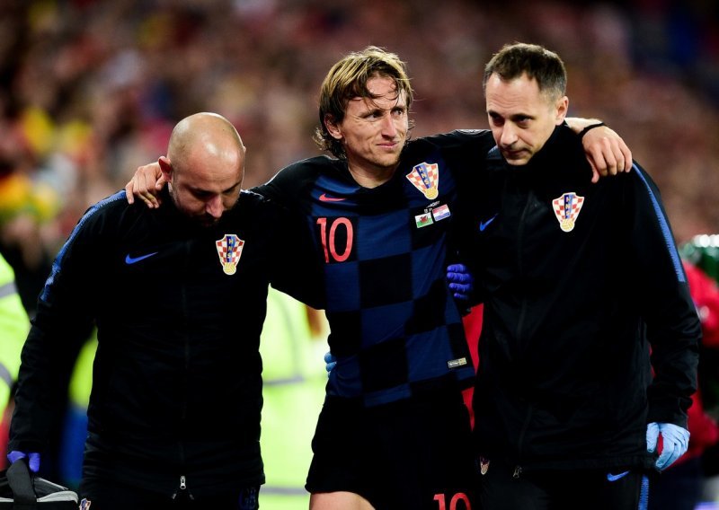 Luka Modrić iznesen s terena u Cardiffu; koliko je teška ozljeda našeg kapetana?