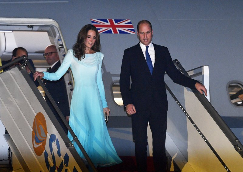 Drama na letu: Zamalo izbjegnuta katastrofa, a vojvotkinji Kate Middleton i princu Williamu nije bilo svejedno