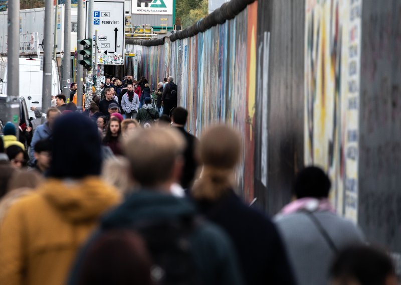 Sve se više Nijemaca vraća se na istočnu stranu Berlinskog zida