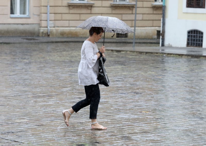 Pljuskovi s grmljavinom na Jadranu, a temperatura u ostatku tjedna bi vas mogla iznenaditi