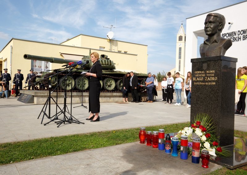 Grabar Kitarović: Vukovar ima rane koje bi lakše liječio da ne mora živjeti s presporom pravdom