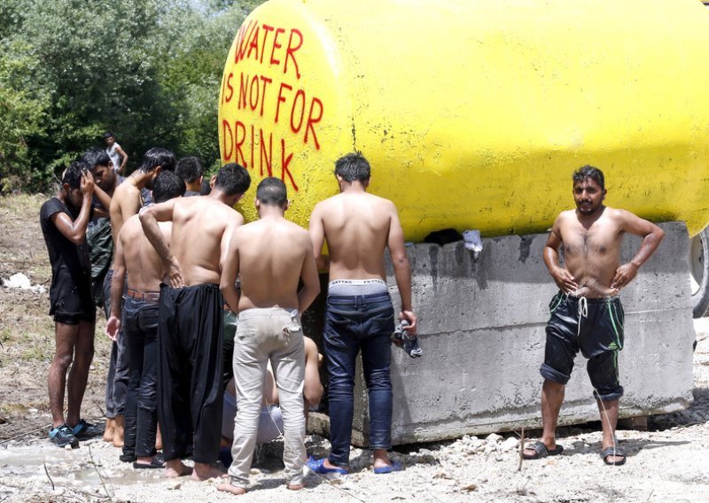 EU pozvala BiH na zatvaranje migrantskog kampa Vučjak