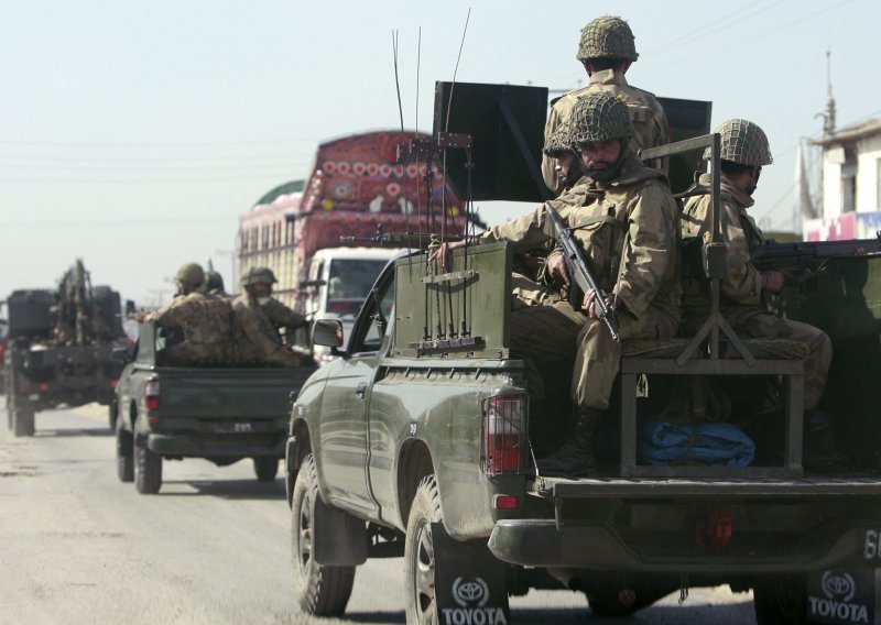 Vojska oslobodila taoce u Pakistanu