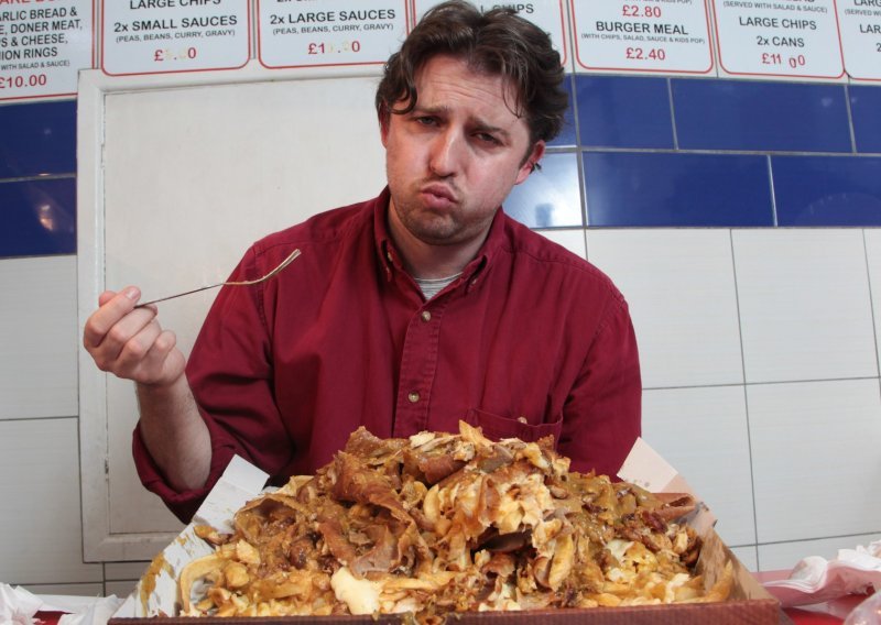 Strastveni ljubitelj kebaba pokušao pojesti 5.350 kalorija svog omiljenog jela
