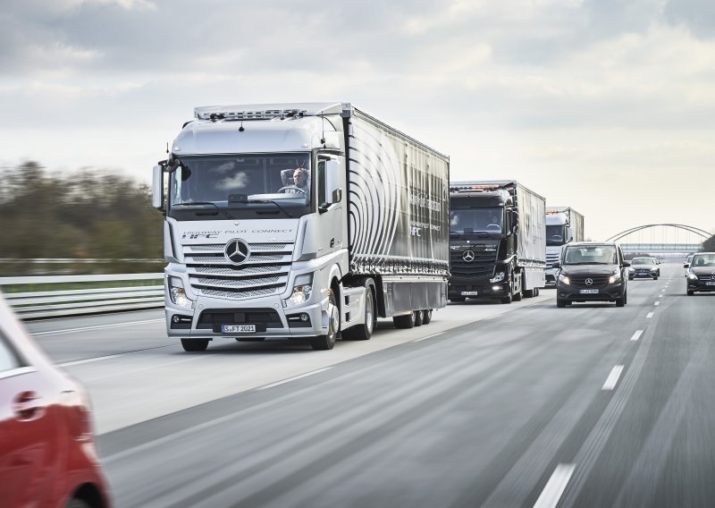 Europom voze Mercedesovi autonomni kamioni, evo kako to izgleda