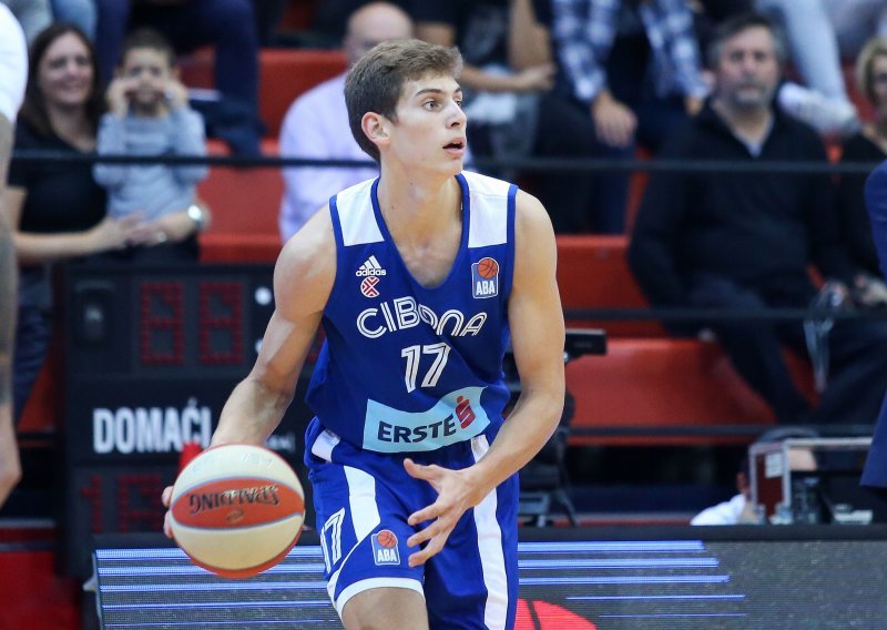 Cibona zamrznula Split na 'minus 30'; 16-godišnji Prkačin prvo ime dvoboja