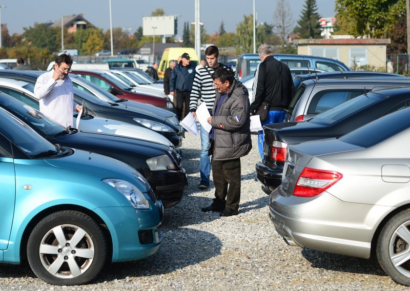 Država prodaje 289 vozila, neka već od 1000 kuna. Pogledajte što se nudi