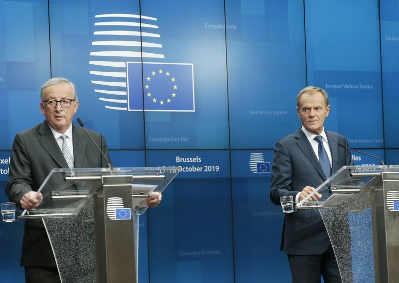 Tusk i Juncker: EU čeka odluku Londona